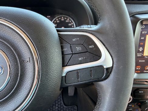 Used 2023 Jeep Renegade Altitude AWD/4WD image 18