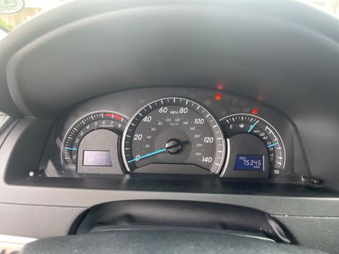 Used 2012 Toyota Camry LE FWD image 30