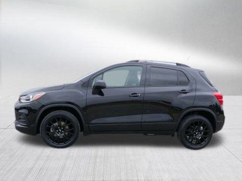 Certified 2022 Chevrolet Trax LT w/ Midnight Edition image 6