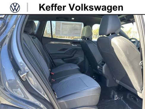 New 2026 Volkswagen Tiguan SE R-Line FWD image 29