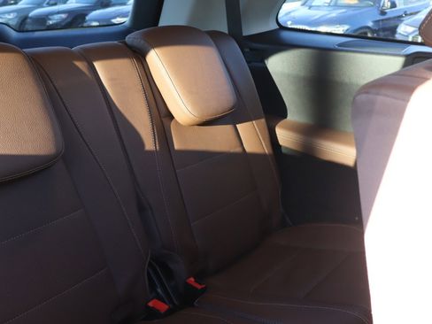 Used 2024 Mercedes-Benz GLS 450 4MATIC image 15