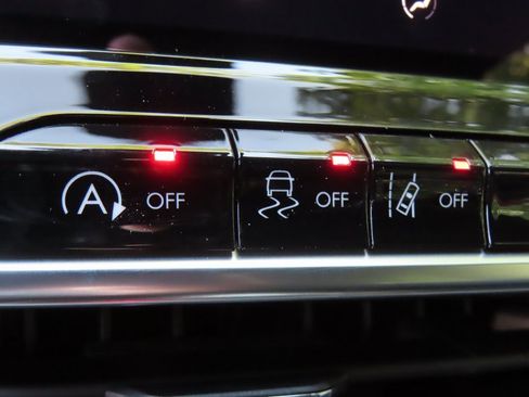 New 2026 Jeep Compass Limited image 13