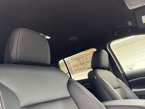 New 2026 Chevrolet Traverse LT w/ Driver Confidence Package FWD image 18