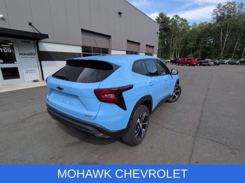 Used 2024 Chevrolet Trax RS w/ Driver Confidence Package FWD image 4