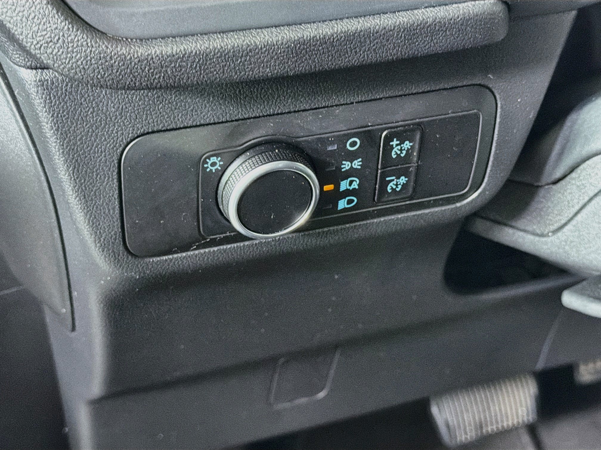 Used 2025 Ford Escape ST-Line FWD image 17