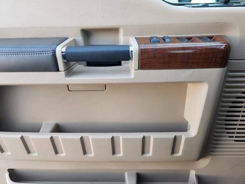 Used 2015 Ford F250 King Ranch w/ FX4 Off-Road Package image 21