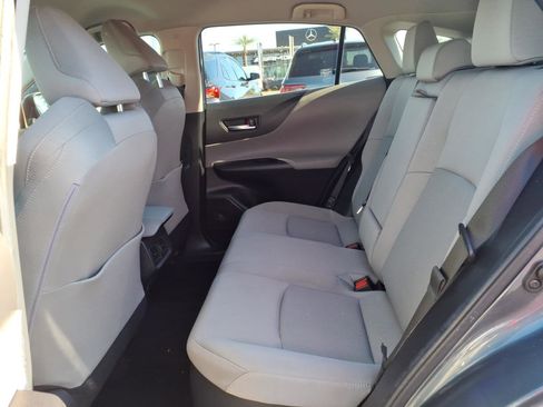 Used 2021 Toyota Venza LE w/ Carpet Mat Package (TMS) image 14