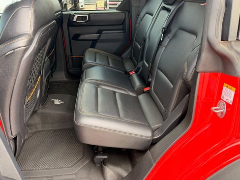 Used 2024 Ford Bronco Badlands w/ Sasquatch Package AWD/4WD image 11