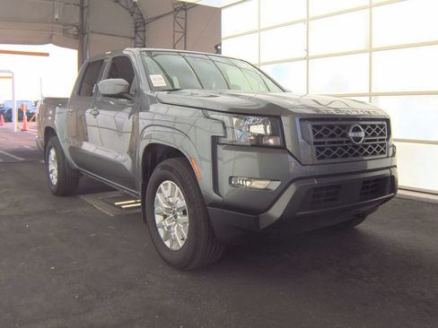 Used 2024 Nissan Frontier SV w/ SV Convenience Package RWD image 4