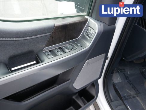 Used 2024 Ford F350 Lariat image 13