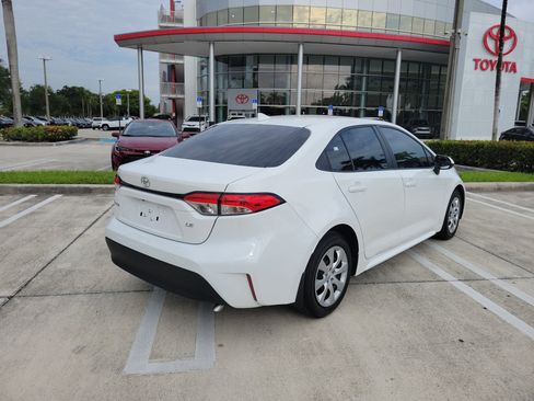 Used 2025 Toyota Corolla LE FWD image 7