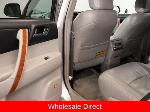Used 2010 Toyota Highlander Limited AWD/4WD image 30