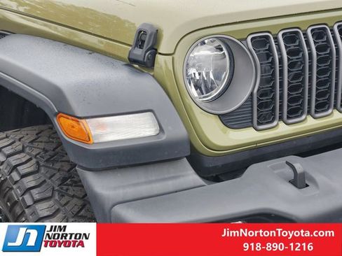 Used 2025 Jeep Wrangler Sport image 10