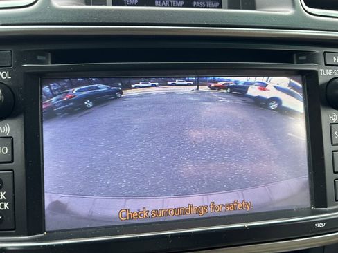 Used 2013 Toyota Highlander Limited AWD/4WD image 15