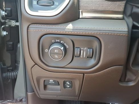 Used 2026 RAM 1500 Limited AWD/4WD image 18