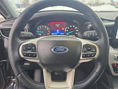 Used 2023 Ford Explorer XLT w/ Equipment Group 202A image 26