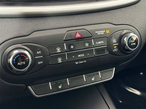 Used 2018 Kia Sorento LX w/ LX V6 Convenience Package image 21