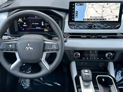 New 2026 Mitsubishi Outlander SE AWD/4WD image 14