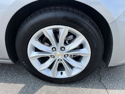 Used 2025 Chevrolet Malibu LT FWD image 12