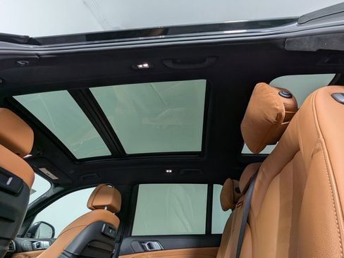 Used 2021 BMW X7 M50i image 20