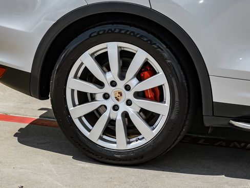 Used 2013 Porsche Cayenne Turbo AWD/4WD image 49