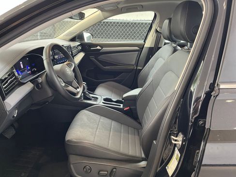 Used 2025 Volkswagen Jetta SE image 27