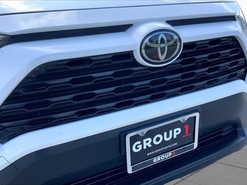 Used 2019 Toyota RAV4 LE FWD image 29