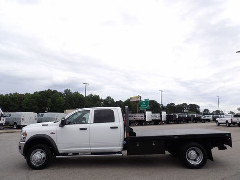 Used 2024 RAM 5500 Tradesman w/ Chrome Appearance Group AWD/4WD image 66