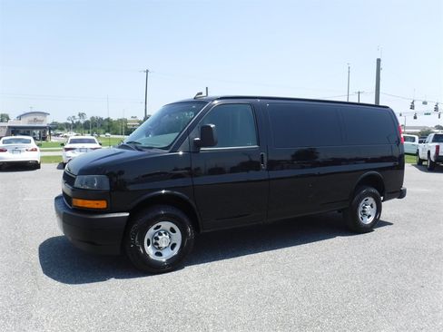 Used 2021 Chevrolet Express 2500 w/ Driver Convenience Package RWD image 2
