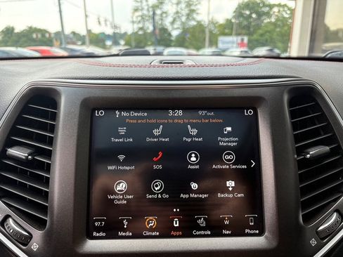 Used 2019 Jeep Cherokee Trailhawk w/ Comfort/Convenience Group AWD/4WD image 33