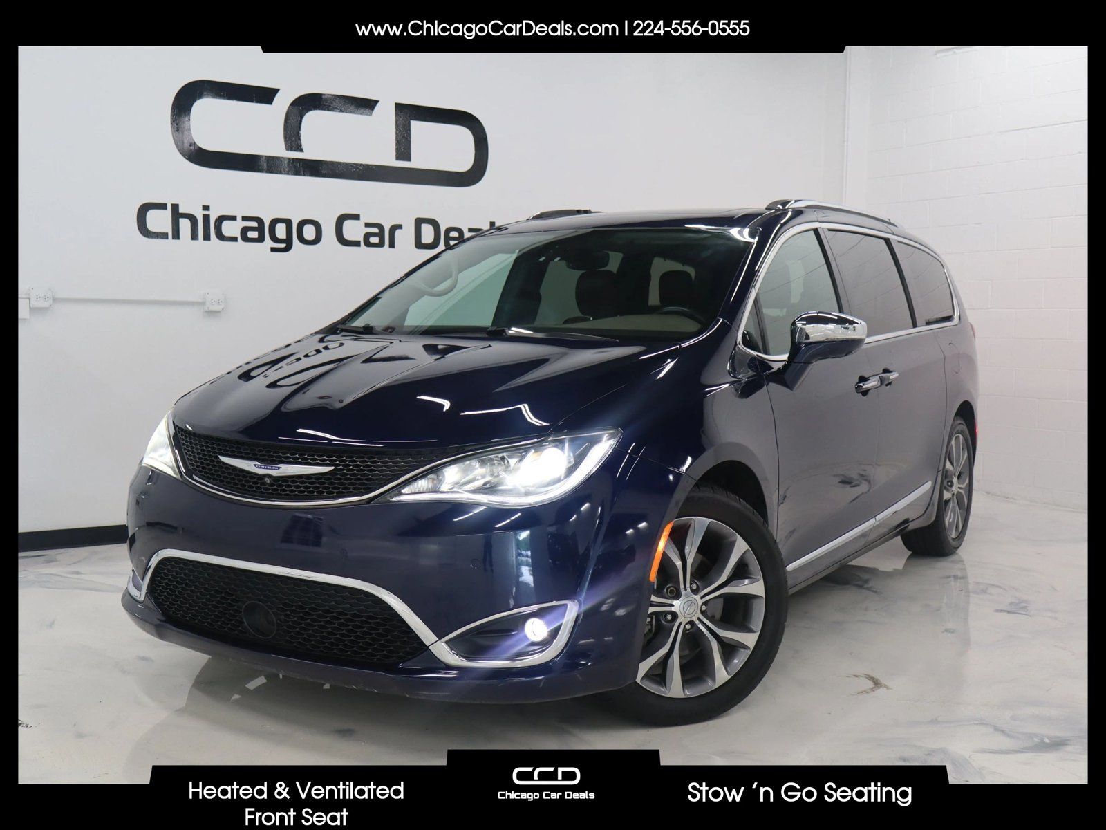 Used 2019 Chrysler Pacifica Limited w/ Tire & Wheel Group FWD image 1