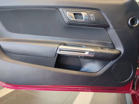 Used 2019 Ford Mustang Coupe RWD image 25