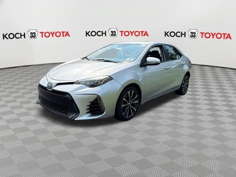 Used 2018 Toyota Corolla XSE FWD image 3