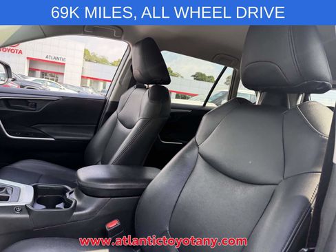 Used 2020 Toyota RAV4 LE w/ Carpet Mat Package AWD/4WD image 13