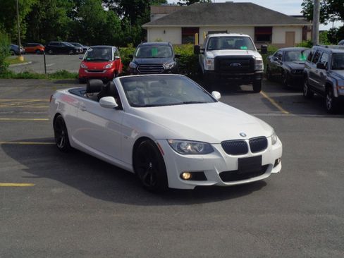 Used 2013 BMW 335i Convertible RWD image 3
