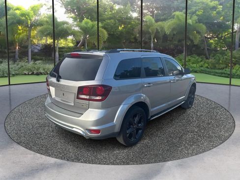 Used 2019 Dodge Journey Crossroad FWD image 5