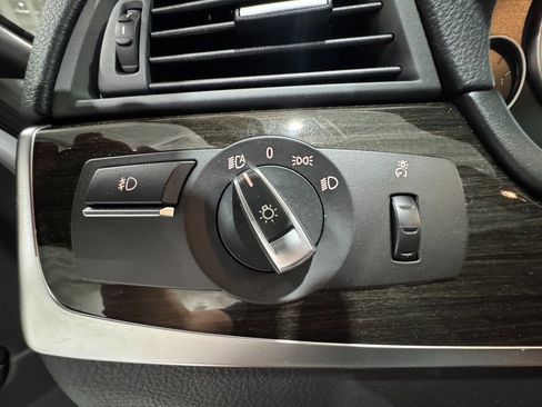 Used 2011 BMW 535i xDrive Sedan image 30