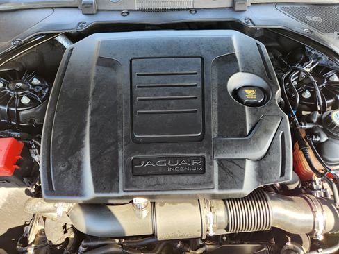 Used 2020 Jaguar XE S AWD/4WD image 9