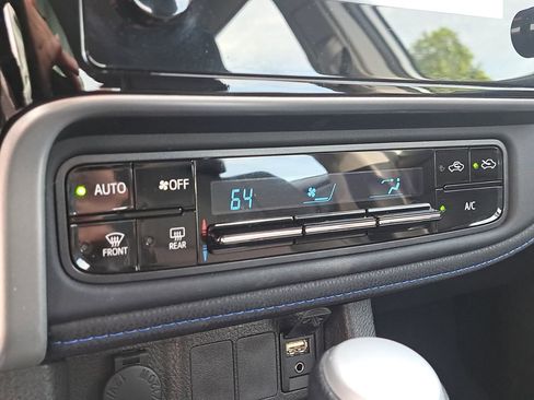 Used 2017 Toyota Corolla SE image 22