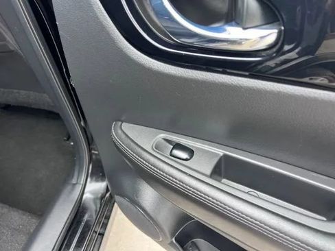 Used 2021 Nissan Rogue Sport SV FWD image 29