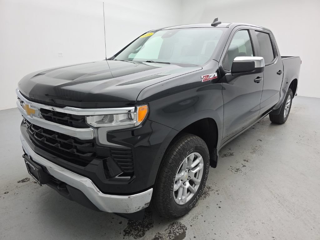 Used 2023 Chevrolet Silverado 1500 LT w/ Z71 Off-Road Package AWD/4WD image 6