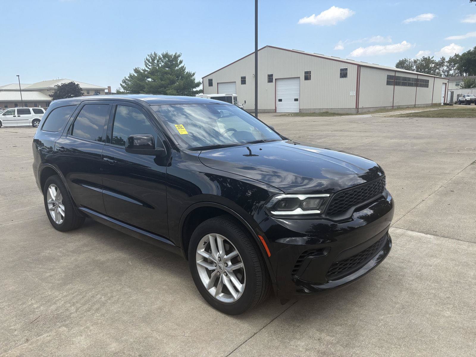 Used 2025 Dodge Durango GT w/ Trailer Tow Group IV AWD/4WD image 2