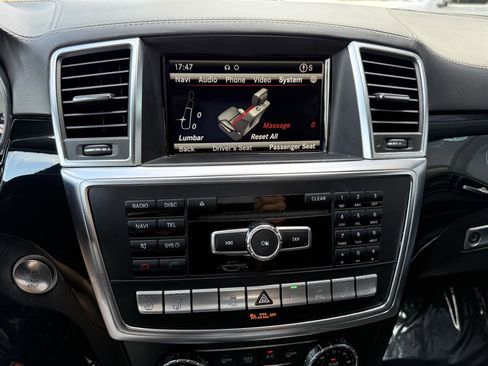 Used 2016 Mercedes-Benz GL 63 AMG 4MATIC image 30