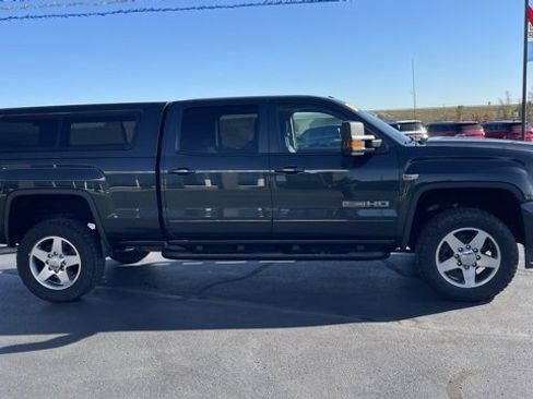 Used 2019 GMC Sierra 2500 SLT w/ All Terrain HD Package image 8