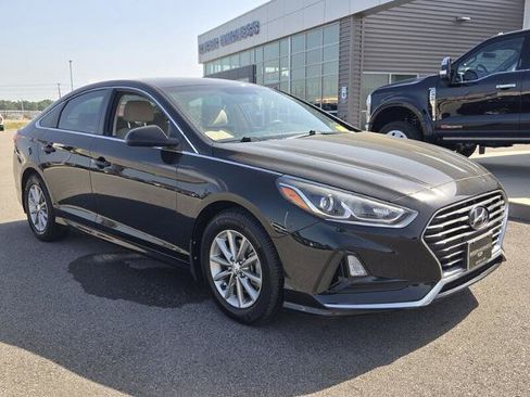 Used 2019 Hyundai Sonata SE w/ Winter Weather Package FWD image 3