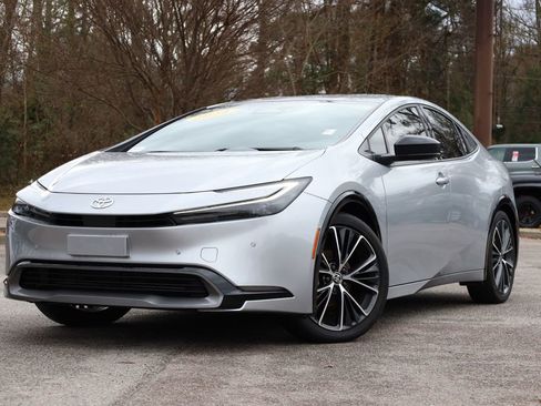 Used 2024 Toyota Prius XLE image 1