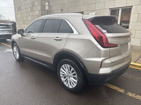 Certified 2024 Cadillac XT4 Luxury w/ Cold Weather Package image 3