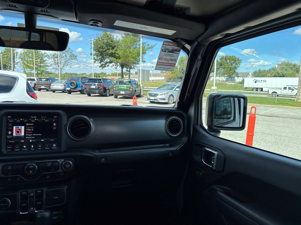 Used 2023 Jeep Gladiator Sport AWD/4WD image 25