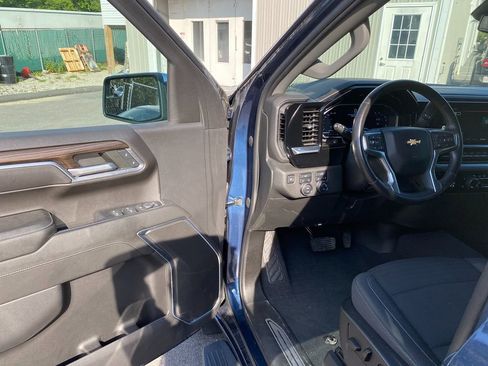 Used 2022 Chevrolet Silverado 1500 LT w/ Protection Package image 10