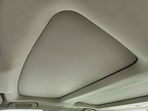 Used 2016 Nissan Maxima Platinum w/ Interior Lighting Package FWD image 26